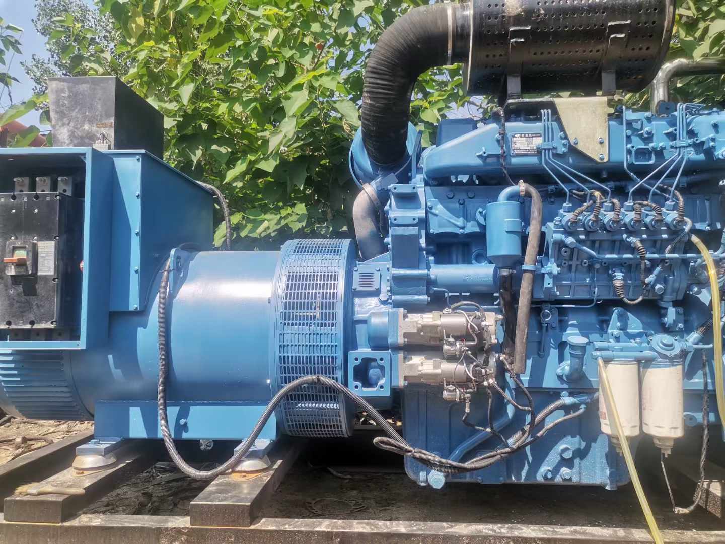 江干详细说明降低 800kW 柴油发电机输出电流波动的方法